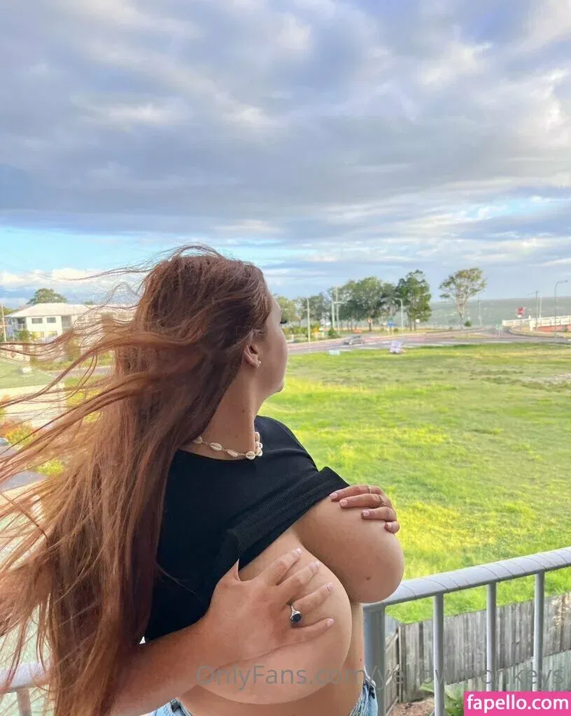 Hayley Aurisch / hailey.aurisch / yellowmonkeys Onlyfans Photo Gallery 