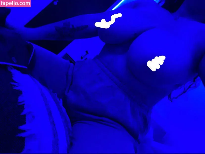 Hayley Aurisch / hailey.aurisch / yellowmonkeys Onlyfans Photo Gallery 