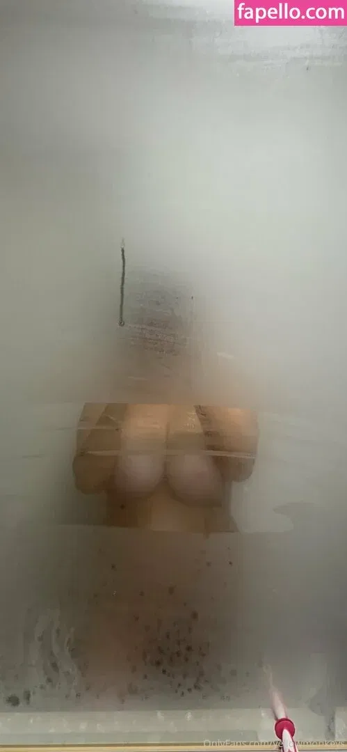 Hayley Aurisch / hailey.aurisch / yellowmonkeys Onlyfans Photo Gallery 