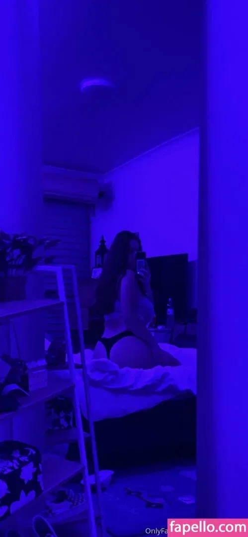 Hayley Aurisch / hailey.aurisch / yellowmonkeys Onlyfans Photo Gallery 