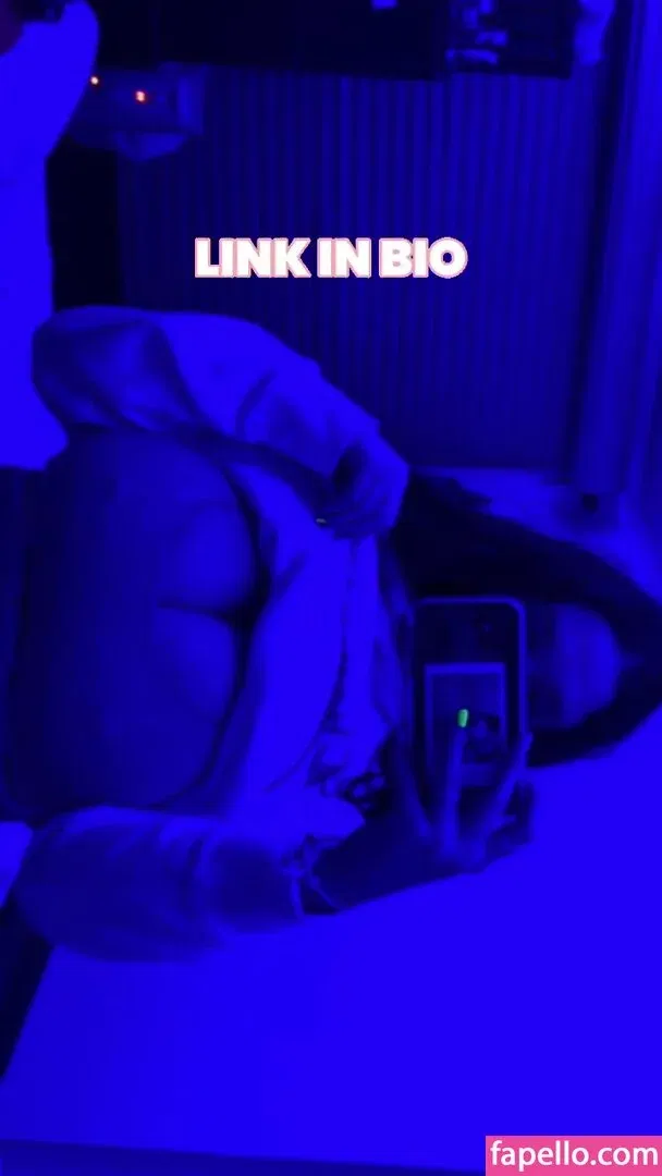 Hayley Aurisch / hailey.aurisch / yellowmonkeys Onlyfans Photo Gallery 