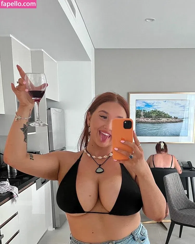 Hayley Aurisch / hailey.aurisch / yellowmonkeys Onlyfans Photo Gallery 