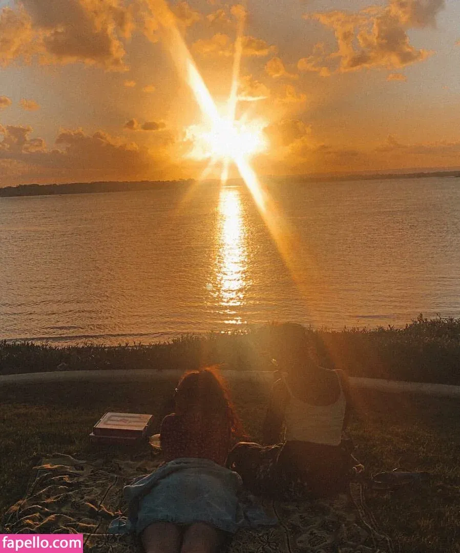 Hayley Aurisch / hailey.aurisch / yellowmonkeys Onlyfans Photo Gallery 