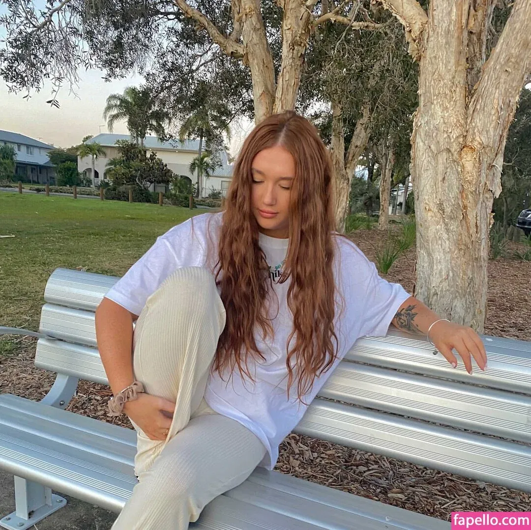 Hayley Aurisch / hailey.aurisch / yellowmonkeys Onlyfans Photo Gallery 