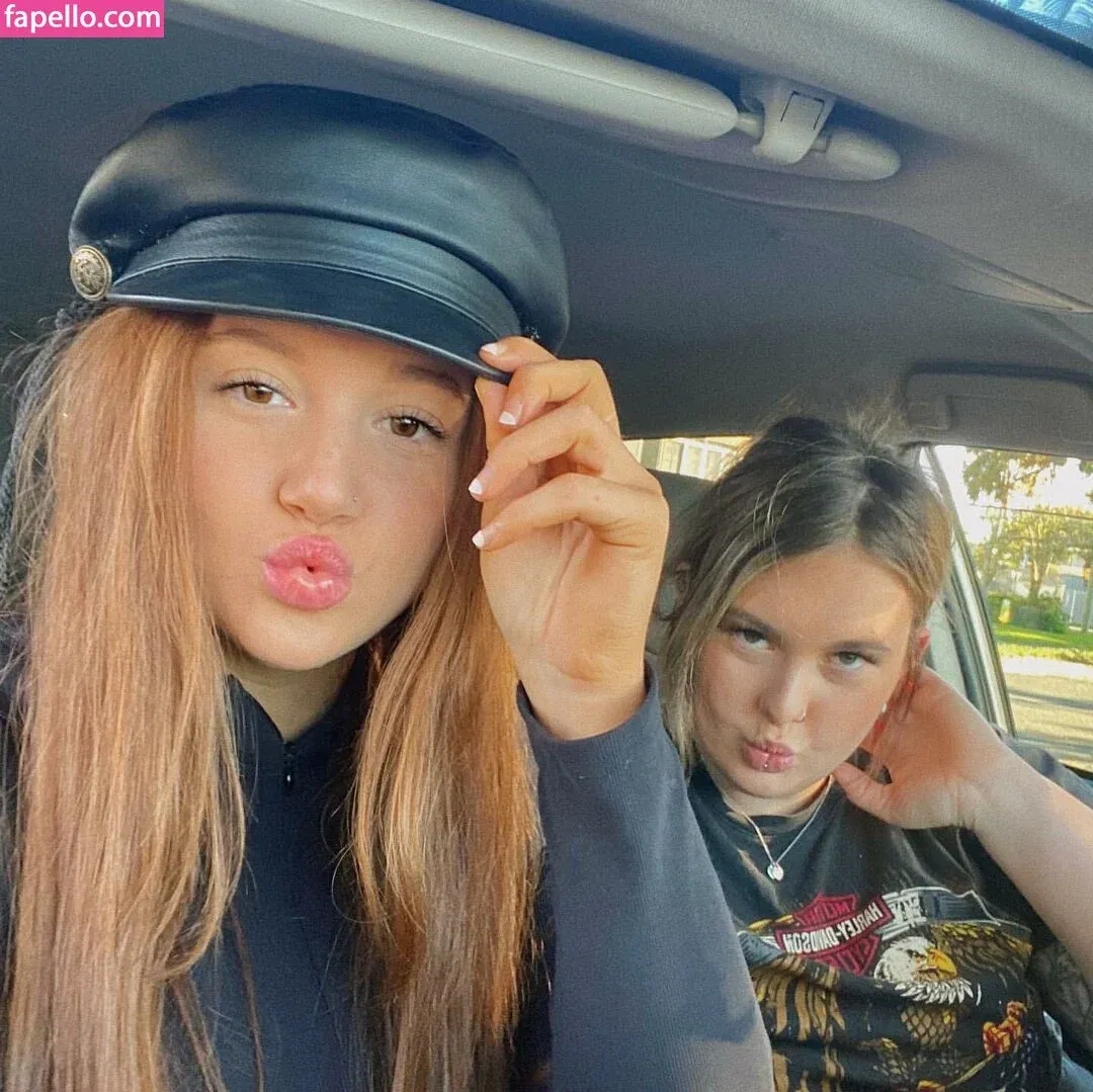 Hayley Aurisch / hailey.aurisch / yellowmonkeys Onlyfans Photo Gallery 