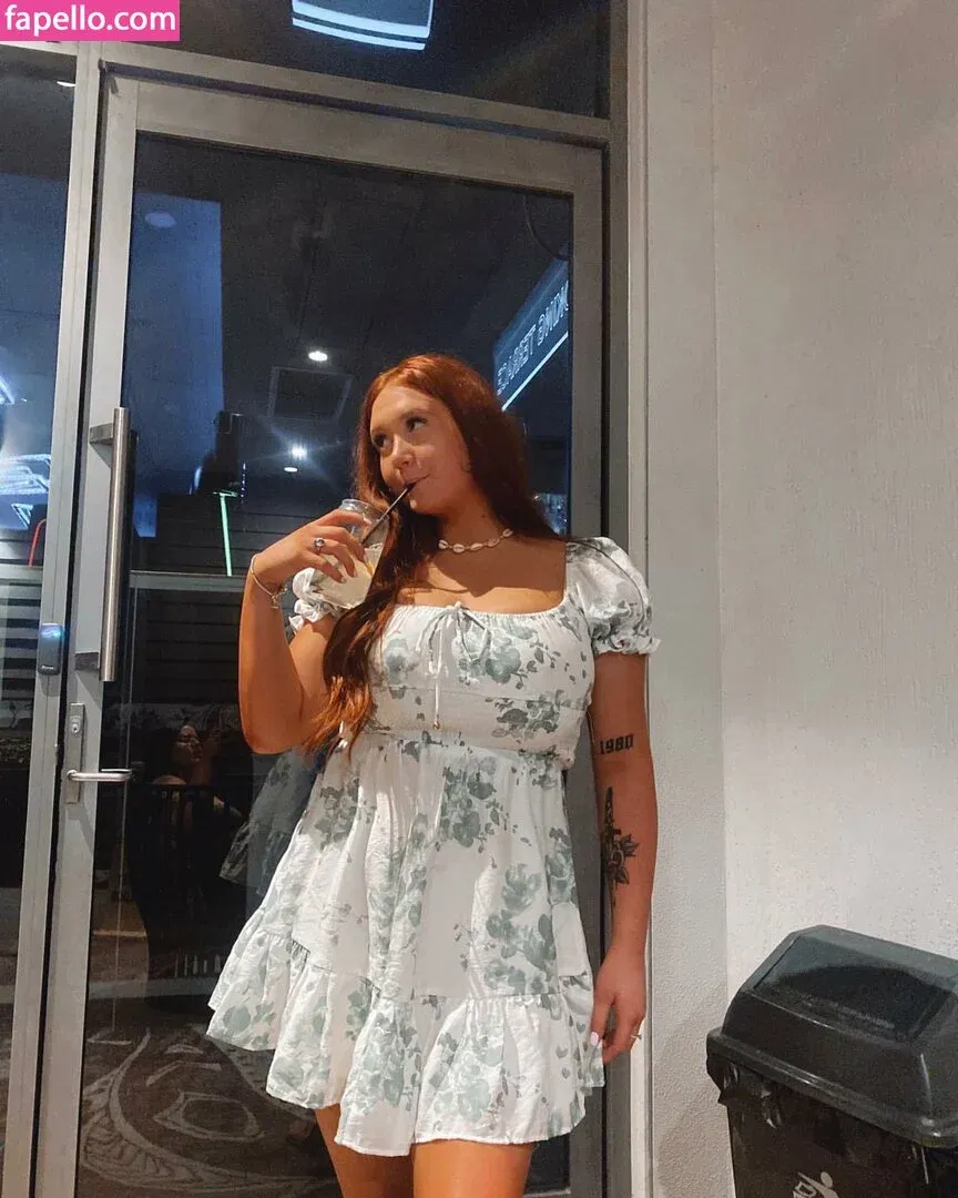 Hayley Aurisch / hailey.aurisch / yellowmonkeys Onlyfans Photo Gallery 