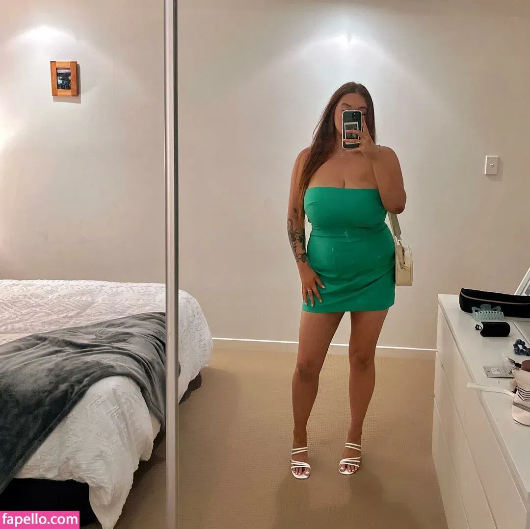 Hayley Aurisch / hailey.aurisch / yellowmonkeys Onlyfans Photo Gallery 