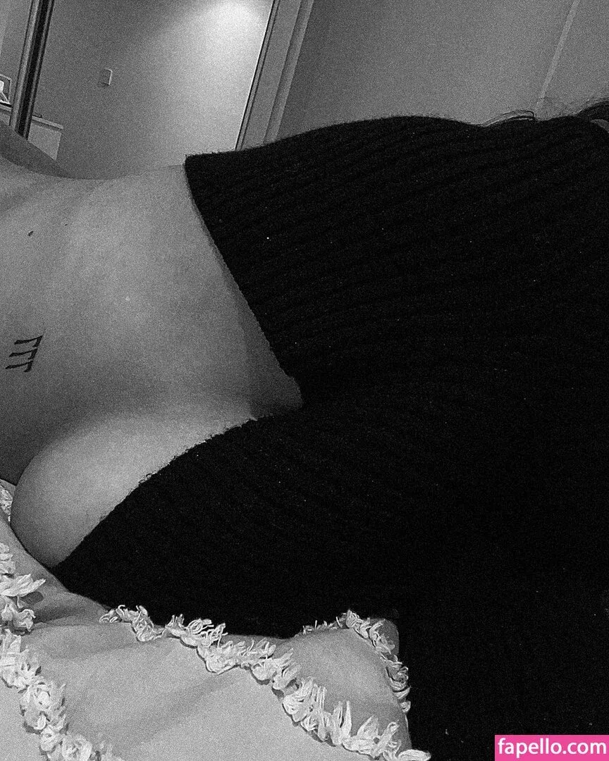 Hayley Aurisch / hailey.aurisch / yellowmonkeys Onlyfans Photo Gallery 