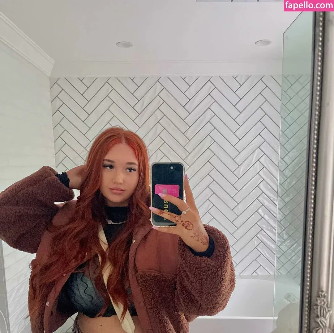 Hayley Aurisch / hailey.aurisch / yellowmonkeys Onlyfans Photo Gallery 