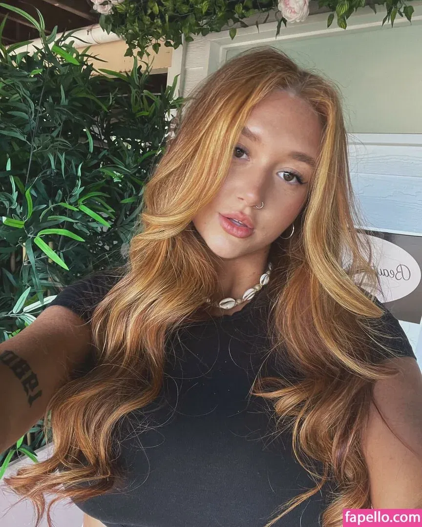 Hayley Aurisch / hailey.aurisch / yellowmonkeys Onlyfans Photo Gallery 