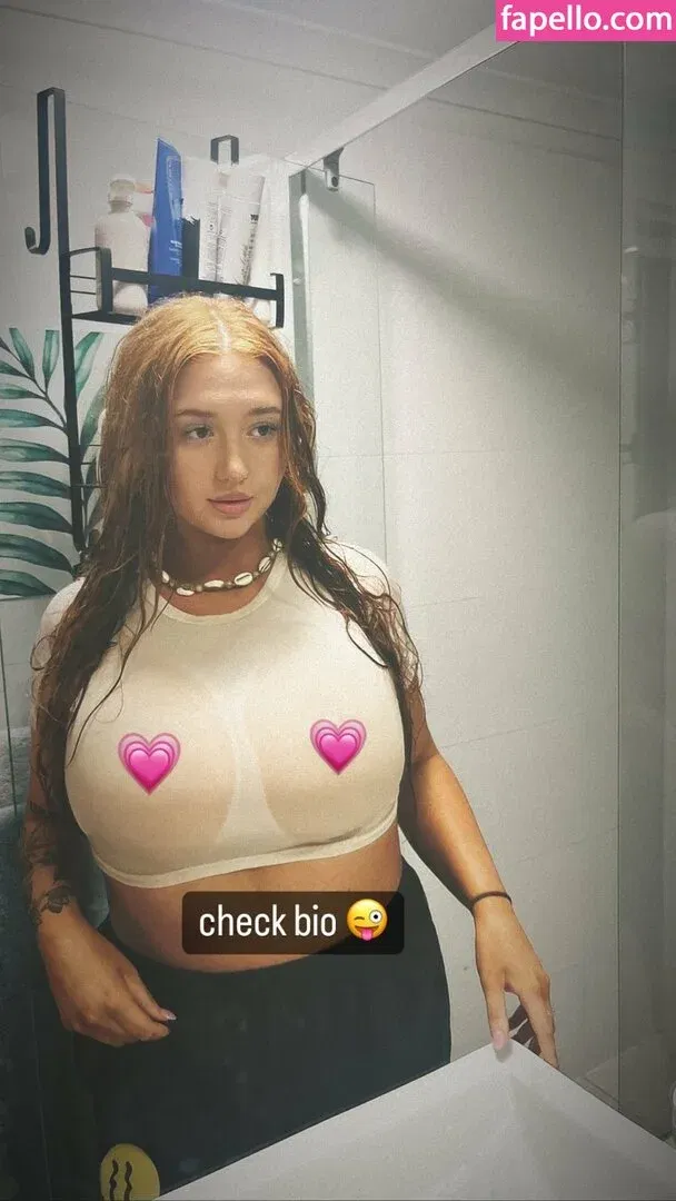 Hayley Aurisch / hailey.aurisch / yellowmonkeys Onlyfans Photo Gallery 