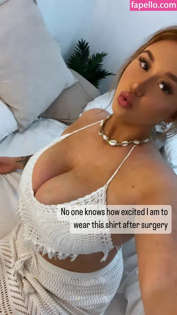 Hayley Aurisch / hailey.aurisch / yellowmonkeys Onlyfans Photo Gallery 