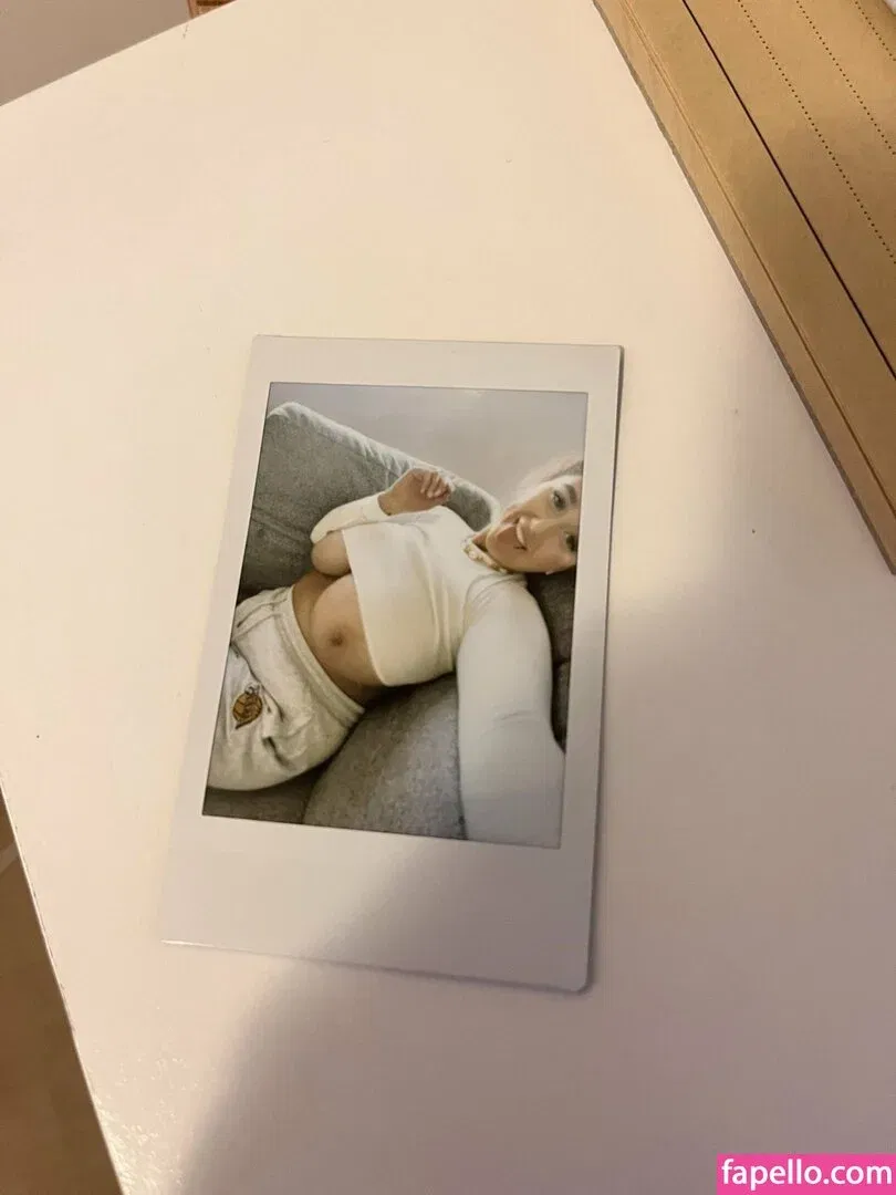 Hayley Aurisch / hailey.aurisch / yellowmonkeys Onlyfans Photo Gallery 