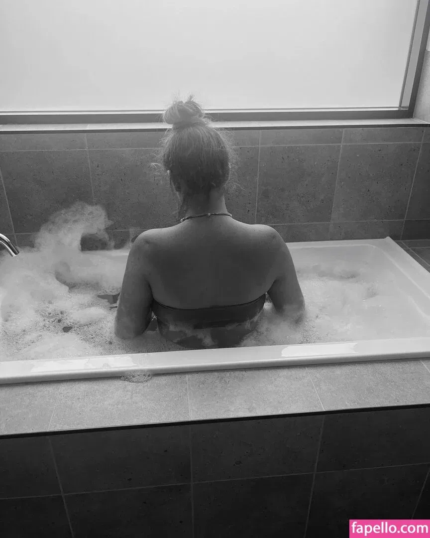 Hayley Aurisch / hailey.aurisch / yellowmonkeys Onlyfans Photo Gallery 