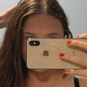 Hayley Aurisch / hailey.aurisch / yellowmonkeys Onlyfans Photo Gallery 