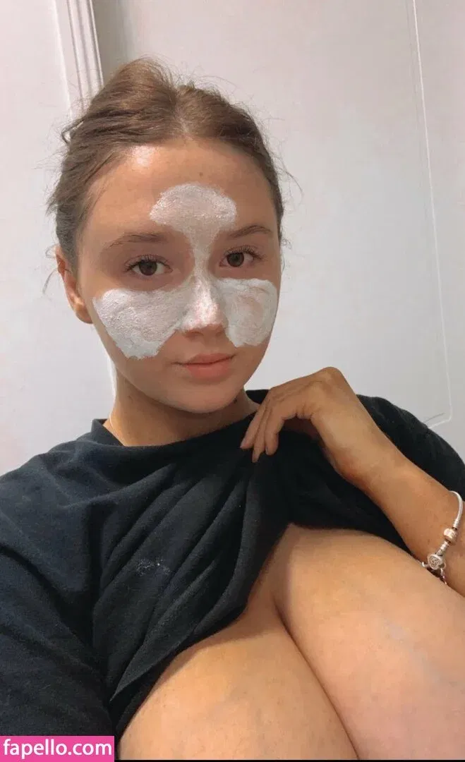 Hayley Aurisch / hailey.aurisch / yellowmonkeys Onlyfans Photo Gallery 