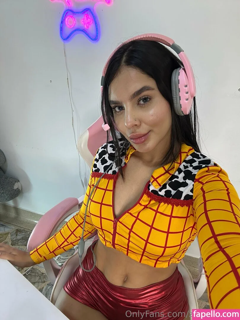 zoeyriveras / zoeyriveras_ Onlyfans Photo Gallery 