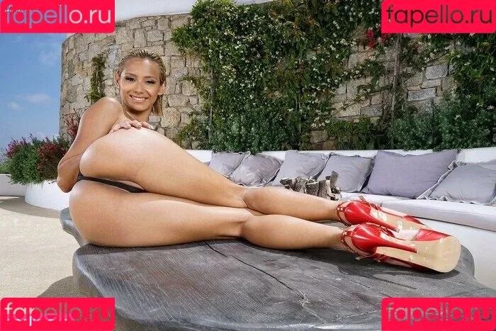 Veronica Leal / VeronicaLealoff / veroleal / veronicalealx Onlyfans Photo Gallery 