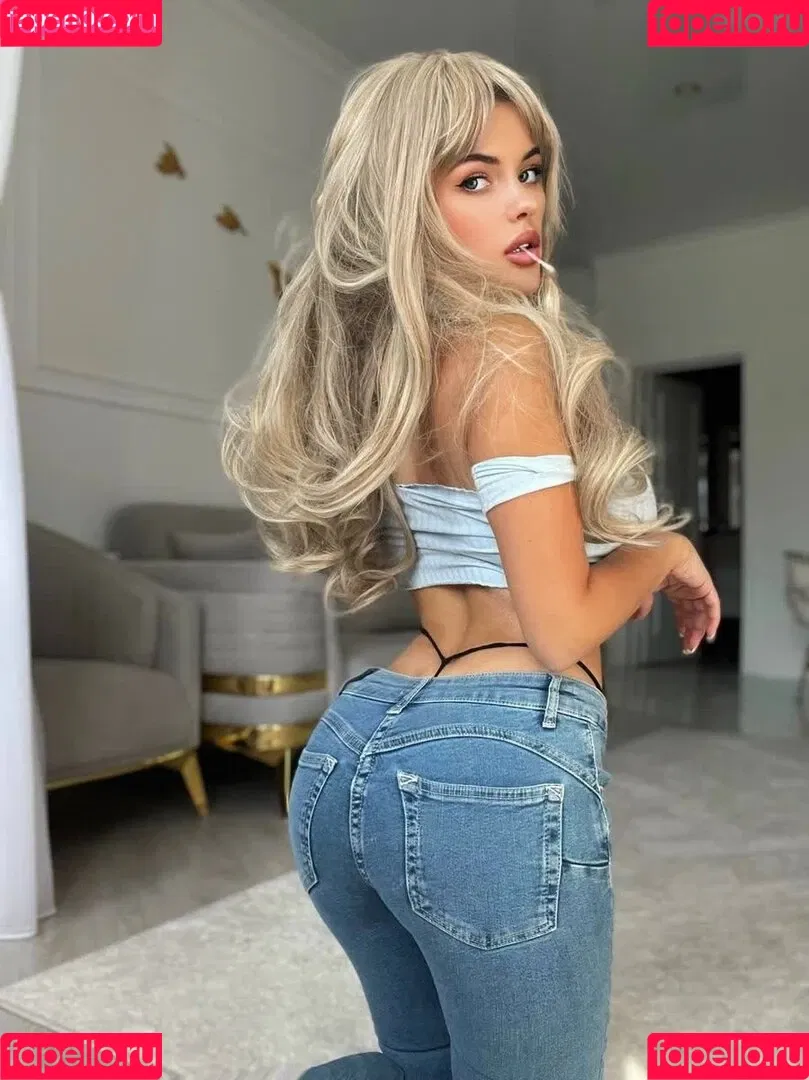 Emily / emmilee.xx Onlyfans Photo Gallery 
