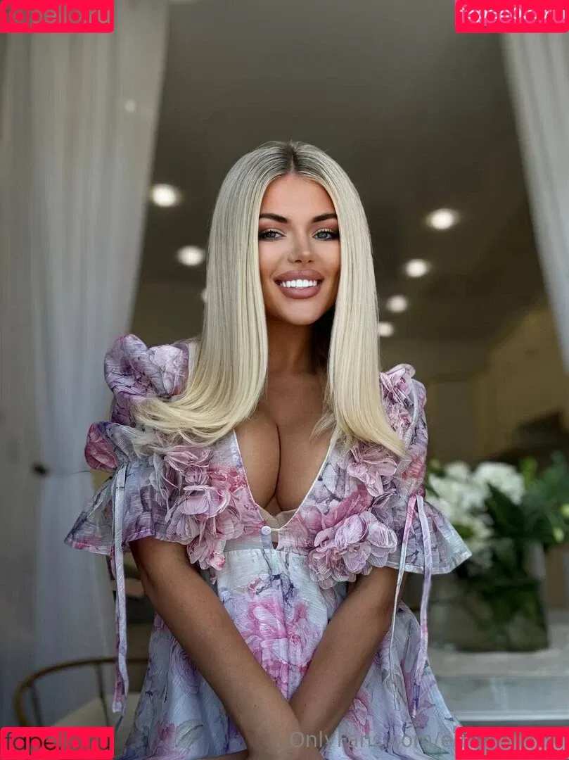 Emily / emmilee.xx Onlyfans Photo Gallery 
