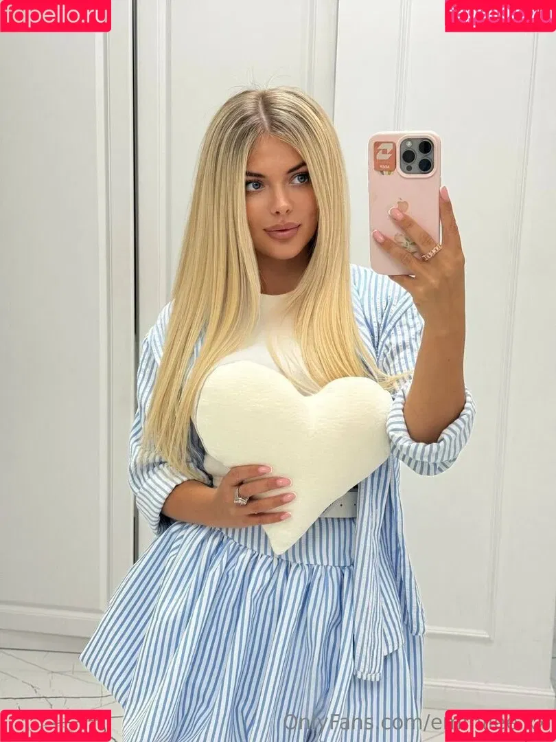 Emily / emmilee.xx Onlyfans Photo Gallery 