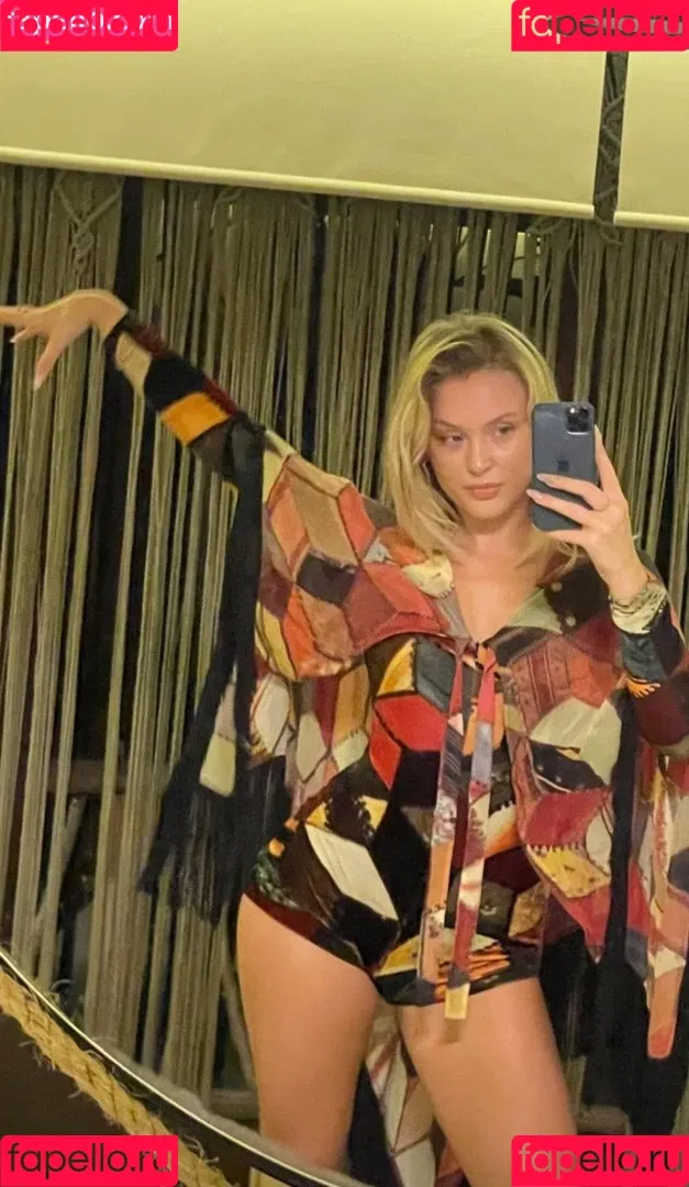 Zara Larsson / zaralarsson Onlyfans Photo Gallery 