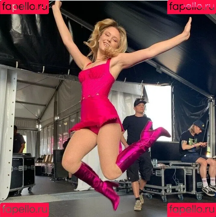 Zara Larsson / zaralarsson Onlyfans Photo Gallery 
