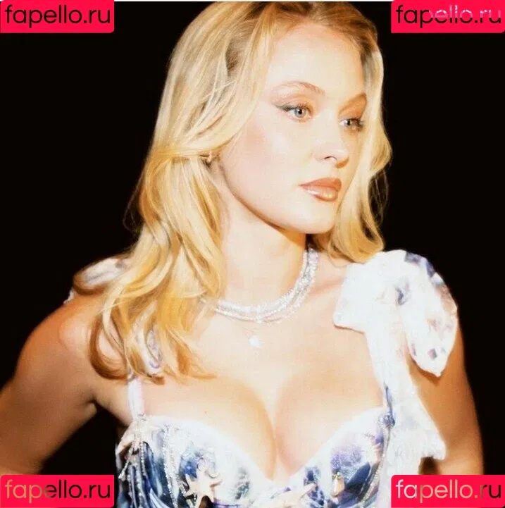 Zara Larsson / zaralarsson Onlyfans Photo Gallery 