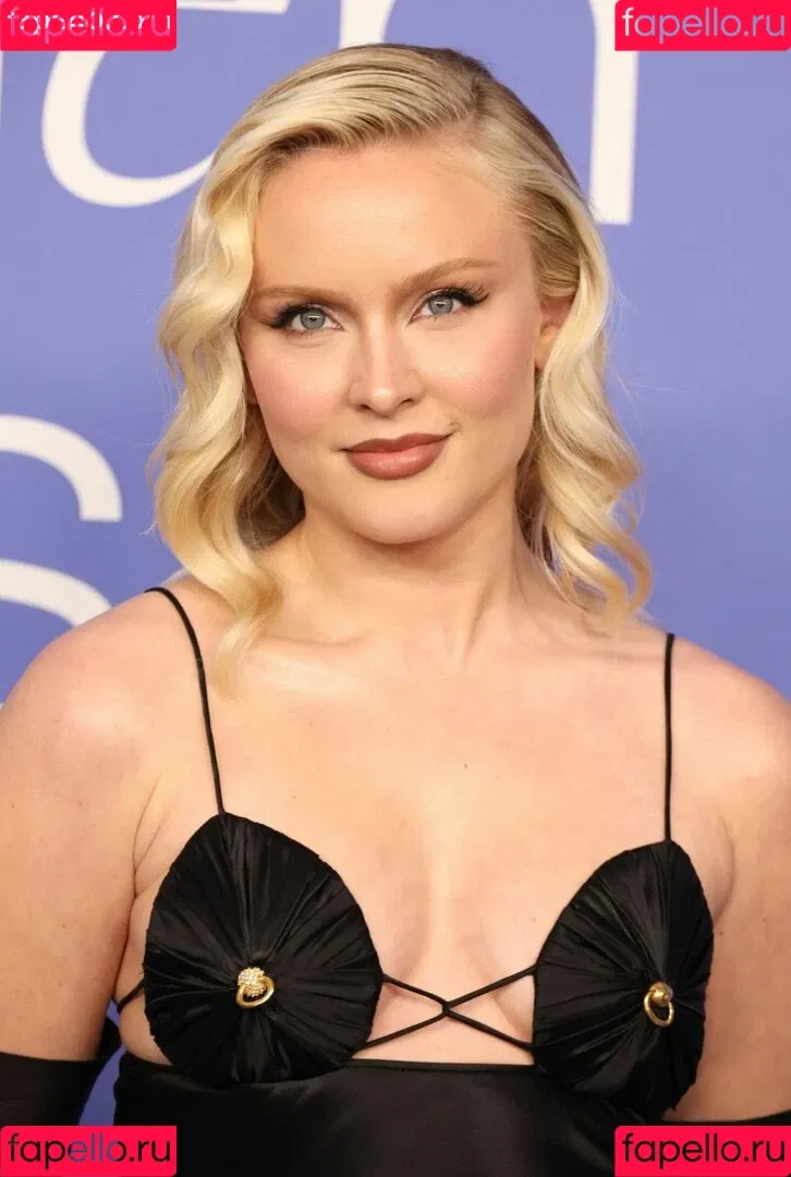 Zara Larsson / zaralarsson Onlyfans Photo Gallery 