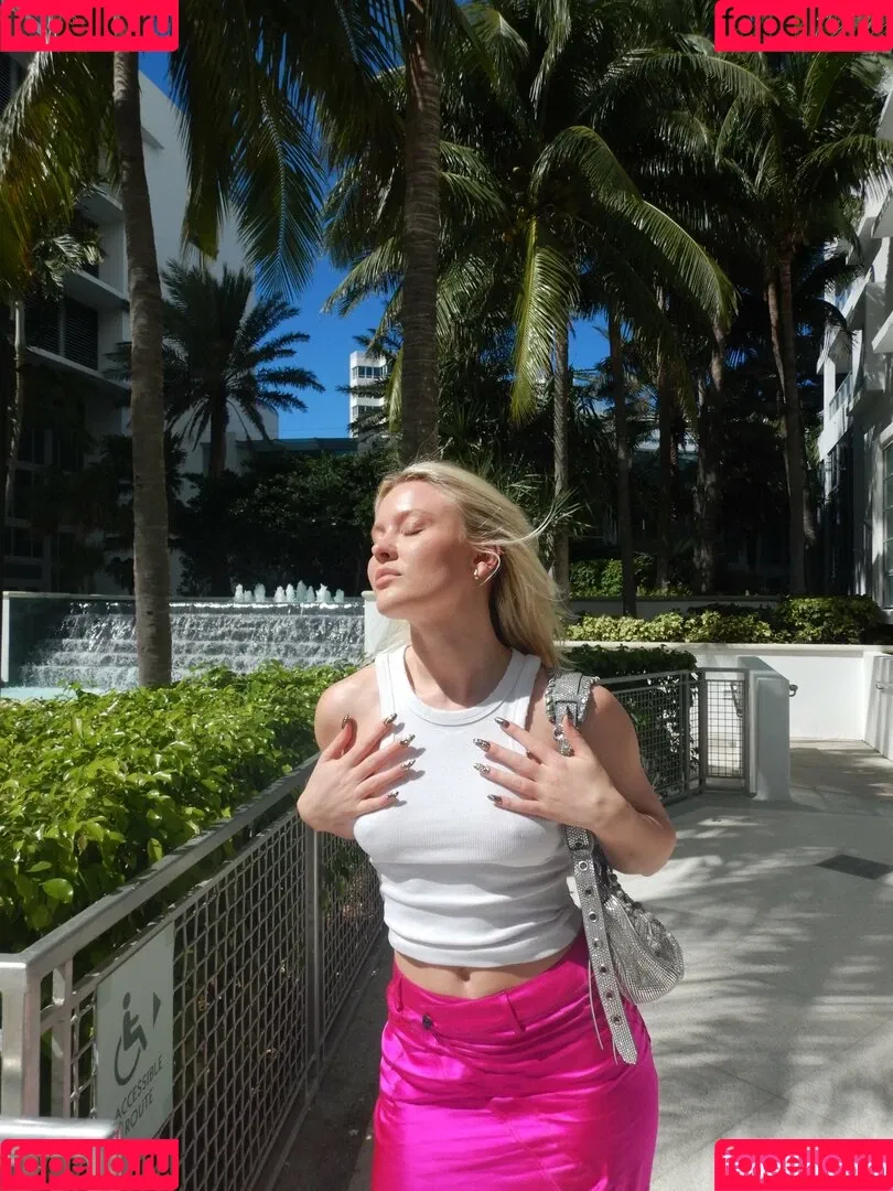 Zara Larsson / zaralarsson Onlyfans Photo Gallery 