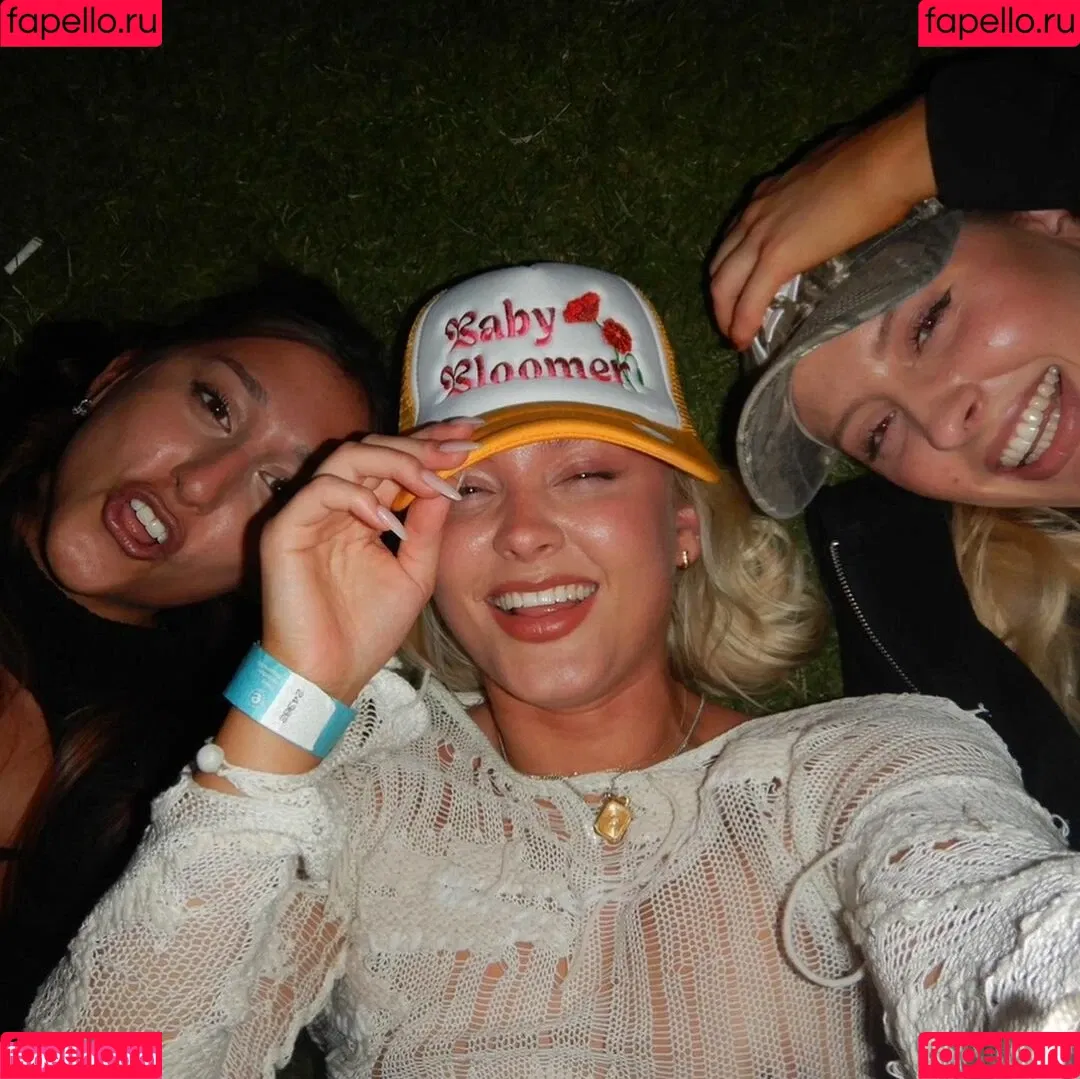 Zara Larsson / zaralarsson Onlyfans Photo Gallery 