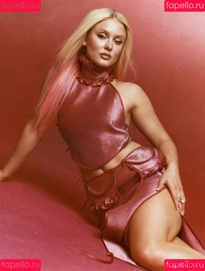 Zara Larsson / zaralarsson Onlyfans Photo Gallery 