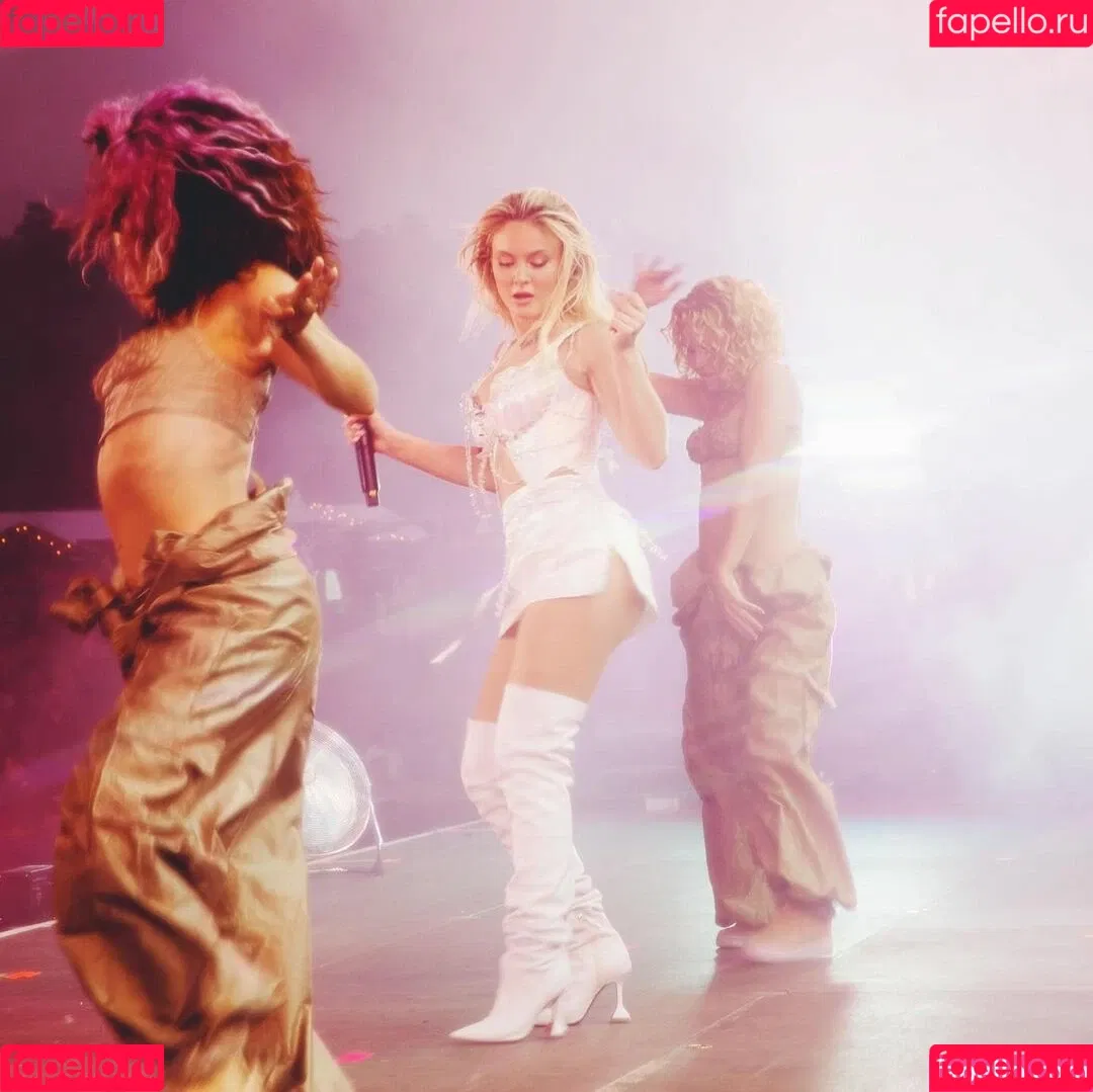 Zara Larsson / zaralarsson Onlyfans Photo Gallery 