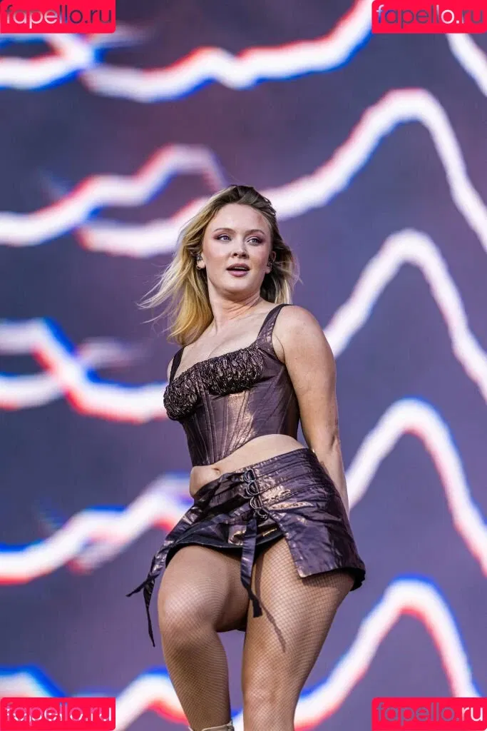 Zara Larsson / zaralarsson Onlyfans Photo Gallery 