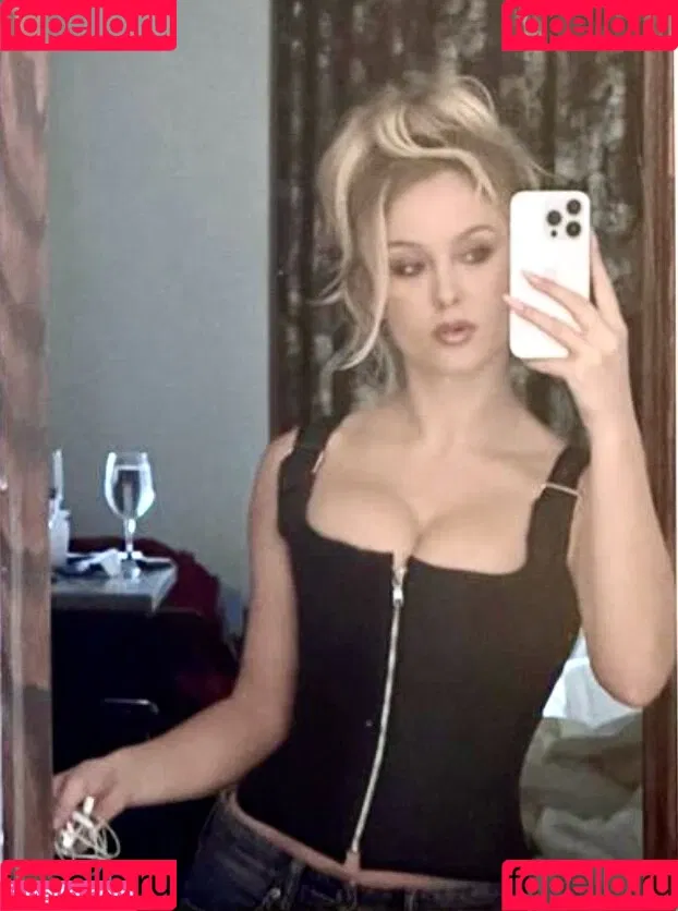 Zara Larsson / zaralarsson Onlyfans Photo Gallery 
