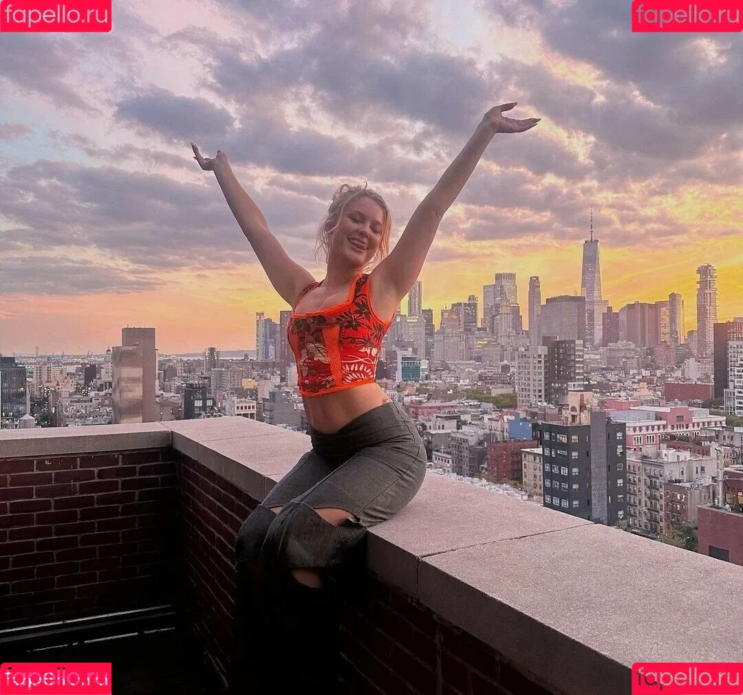 Zara Larsson / zaralarsson Onlyfans Photo Gallery 