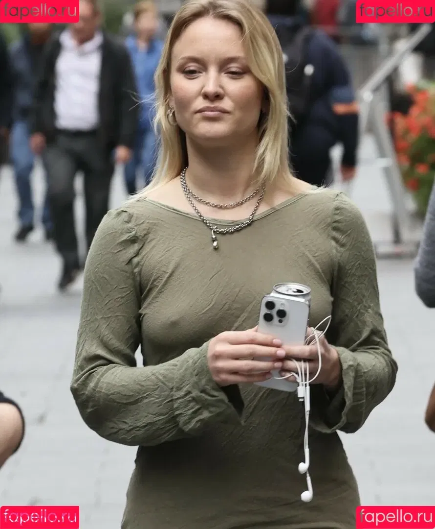 Zara Larsson / zaralarsson Onlyfans Photo Gallery 