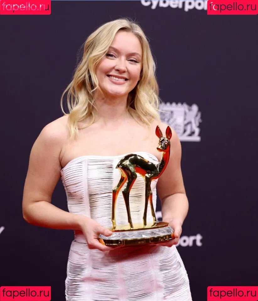 Zara Larsson / zaralarsson Onlyfans Photo Gallery 