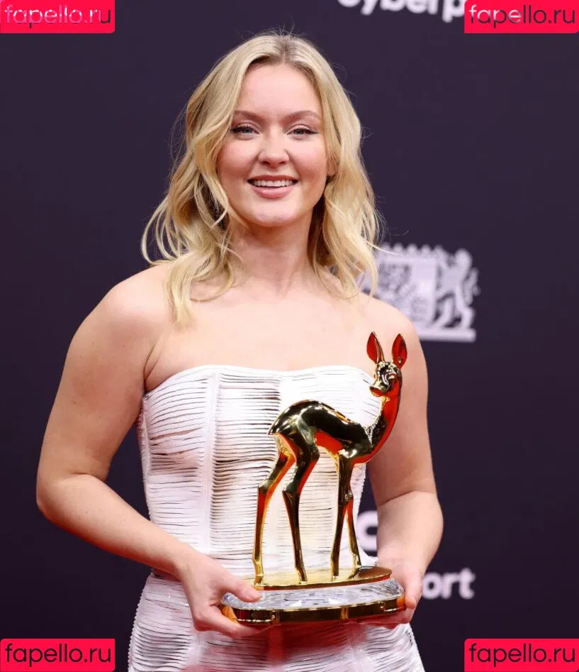 Zara Larsson / zaralarsson Onlyfans Photo Gallery 