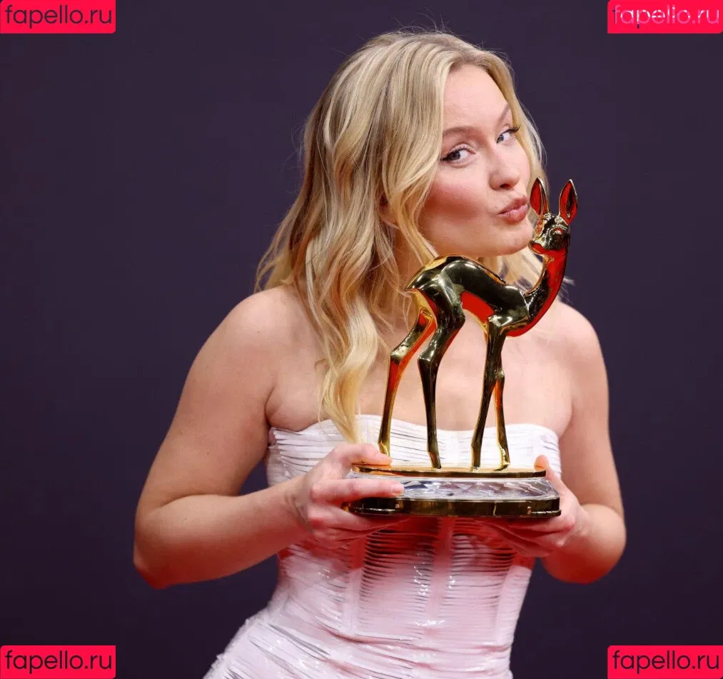 Zara Larsson / zaralarsson Onlyfans Photo Gallery 