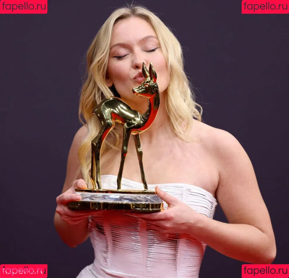 Zara Larsson / zaralarsson Onlyfans Photo Gallery 