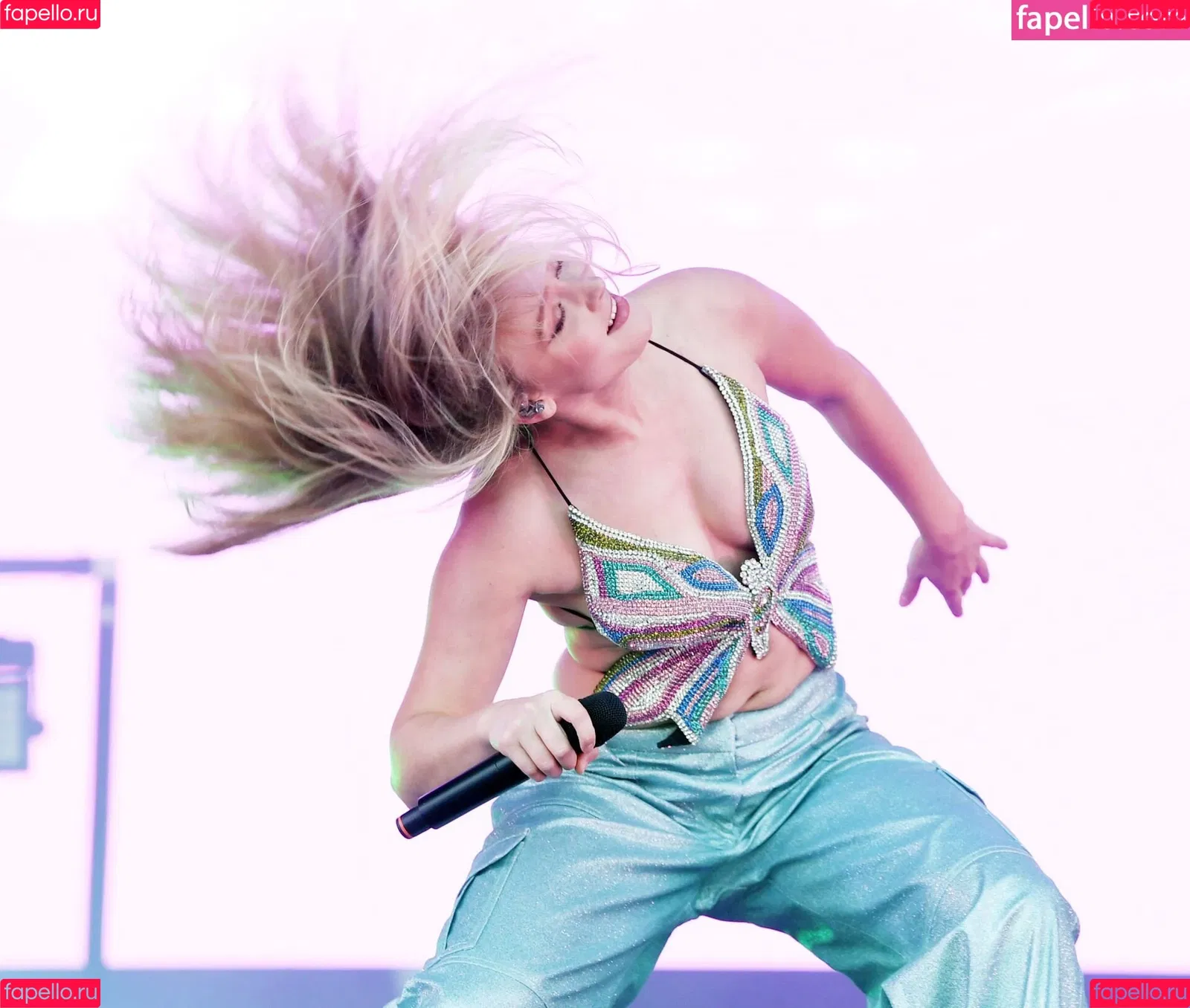 Zara Larsson / zaralarsson Onlyfans Photo Gallery 