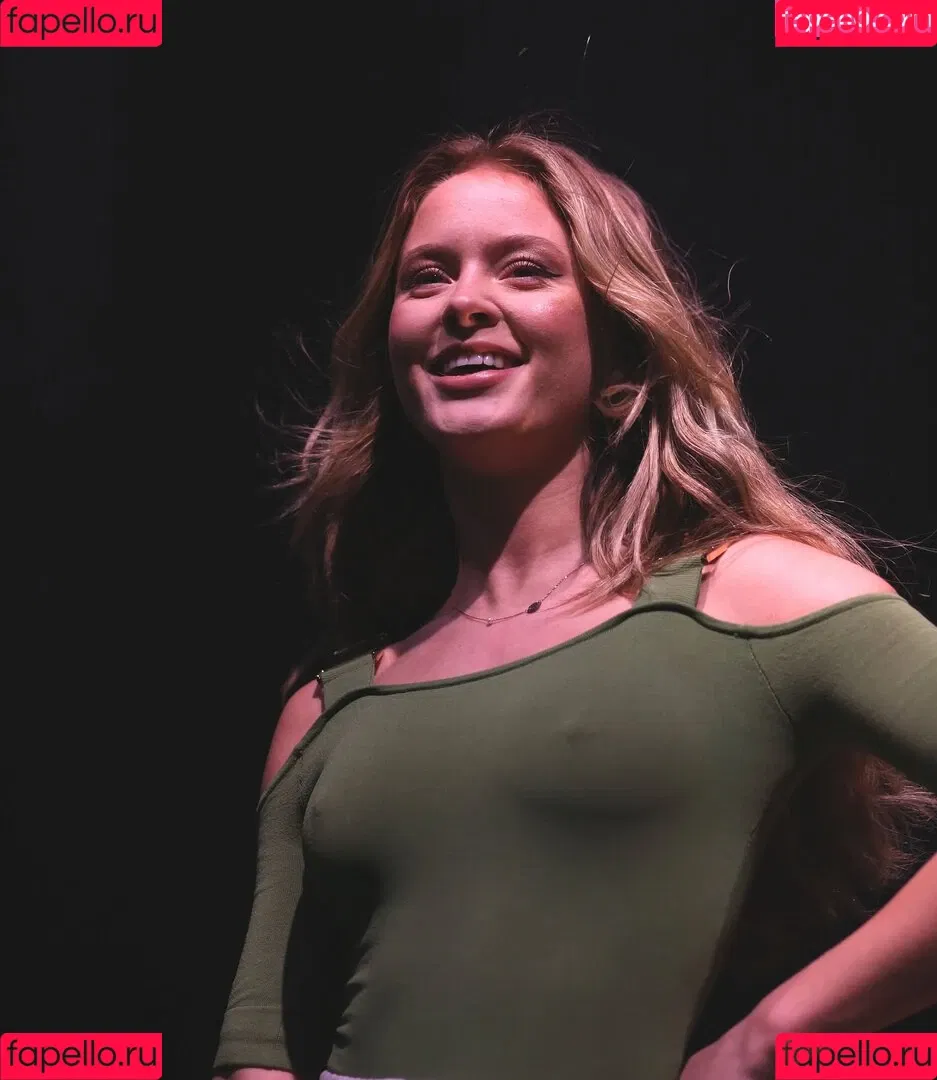 Zara Larsson / zaralarsson Onlyfans Photo Gallery 