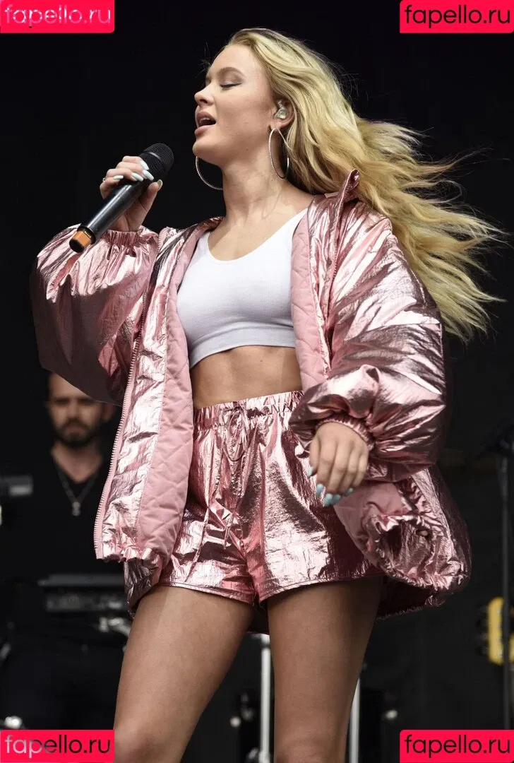 Zara Larsson / zaralarsson Onlyfans Photo Gallery 