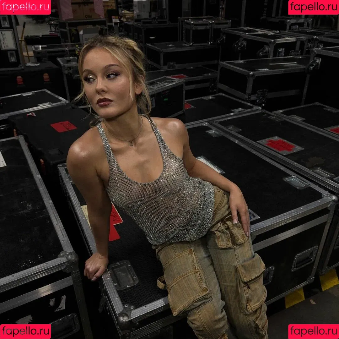 Zara Larsson / zaralarsson Onlyfans Photo Gallery 
