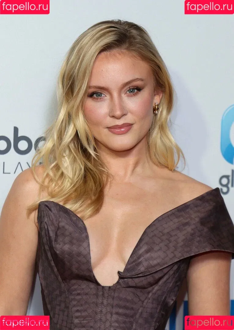 Zara Larsson / zaralarsson Onlyfans Photo Gallery 
