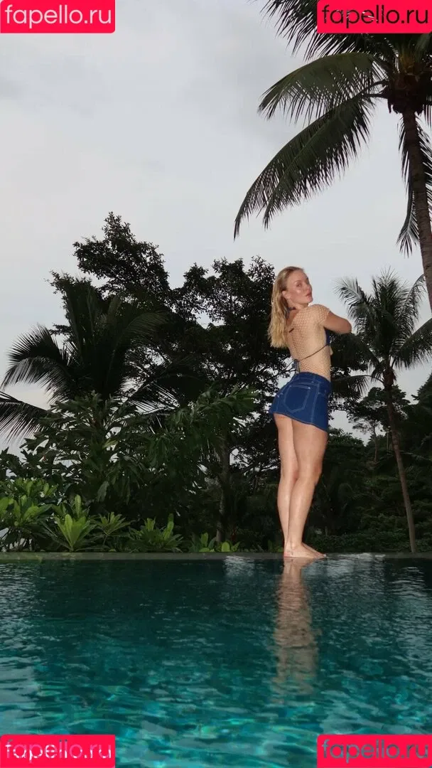 Zara Larsson / zaralarsson Onlyfans Photo Gallery 