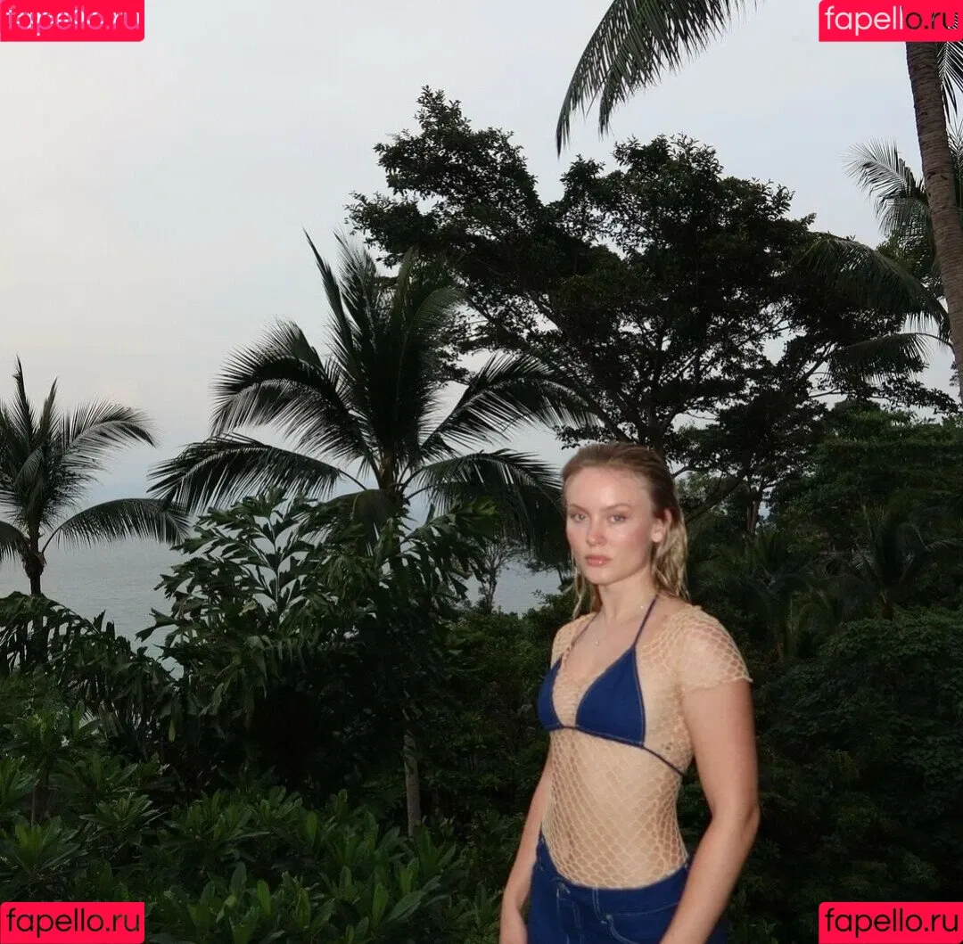Zara Larsson / zaralarsson Onlyfans Photo Gallery 