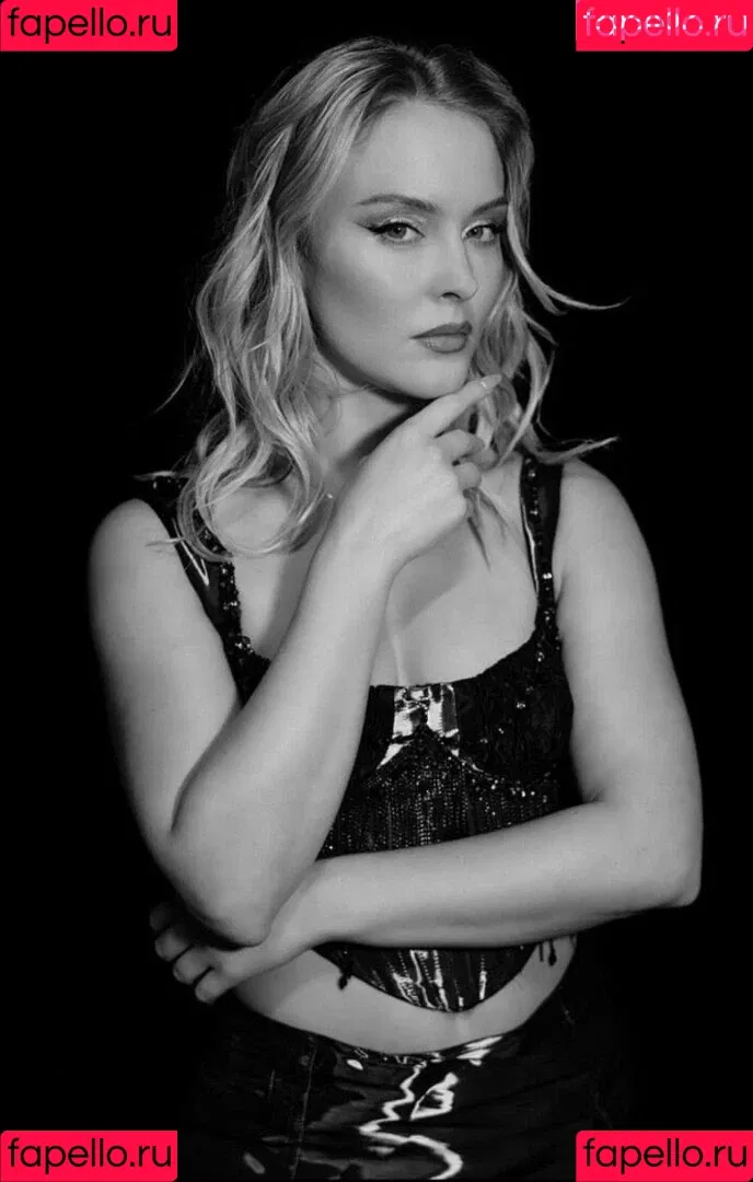 Zara Larsson / zaralarsson Onlyfans Photo Gallery 