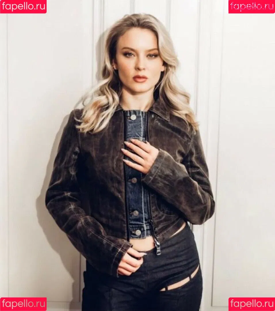 Zara Larsson / zaralarsson Onlyfans Photo Gallery 